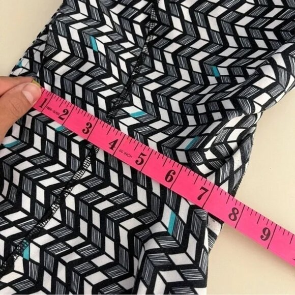 ALO Yoga Warrior 3 Goddess Leggings; S; HTF Geometric Print - Picture 10 of 14